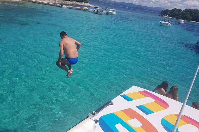 Private Luxury Boat tour for 12 from Split, Brac, Trogir, Hvar - Komiža harbour on Vis: old-school coast vibes in one hour