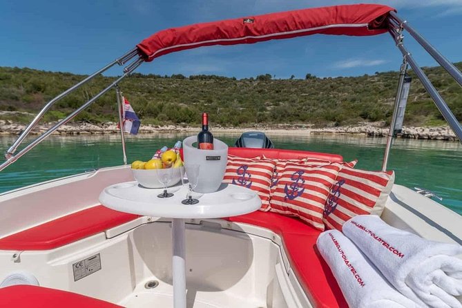 Private speedboat tour to Blue cave, Vis and Hvar - Blue Cave: The Aquamarine Moment and the Local Story