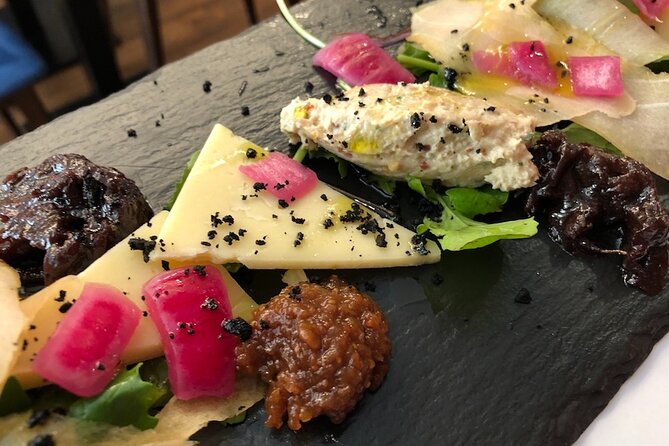 Private Split Tour & Local Bites & Seafood Extravaganza & Pickup - Sea stew on Let Me Pass (Pusti me da prodjem), plus wine pairing