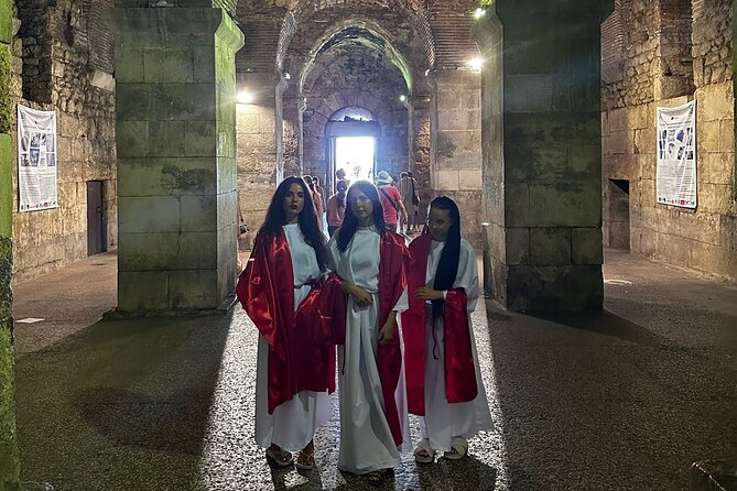 Private Split Tour; Walk like a true Roman Emperor & Empress - The stops: Peristyle orders, Vestibulum photos, and palace substructures