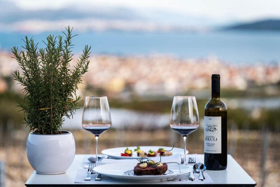 Private Split & Trogir Wine Tasting & Vineyard with Sea View - Split walk: Roman palace scale and the stories behind it