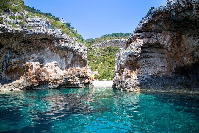 Private Tour: Blue Cave and Hvar from Split - Blue Cave timing: what to expect before you fall under the blue light