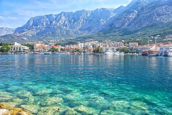 Private Transfer from Split Ferry Port to Split Airport (SPU) - Premium Sedan or 8-Seater Van: Pick the Right Size for Your Group