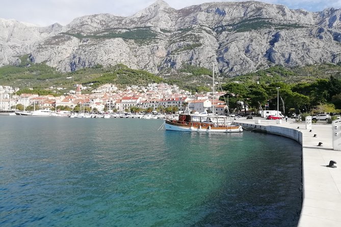 Private transfer: Split to Dubrovnik with side-trip to Makarska - What you gain from a real driver on the road