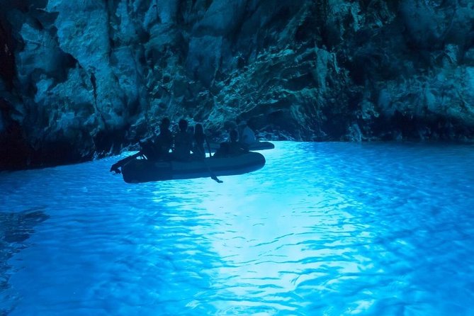 Rent a Speed Boat from Split – Discover Hidden Beaches & Islands - Lunch and food: picnic freedom or a planned stop