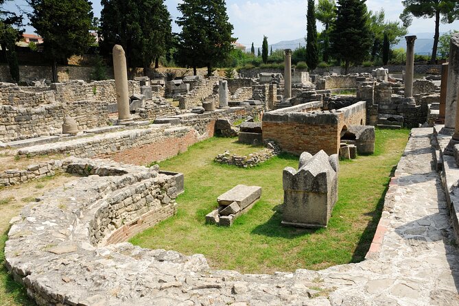 Salona & Amphitheater - Private guided tour - Admission incl. - Salona feels like a different era than Split