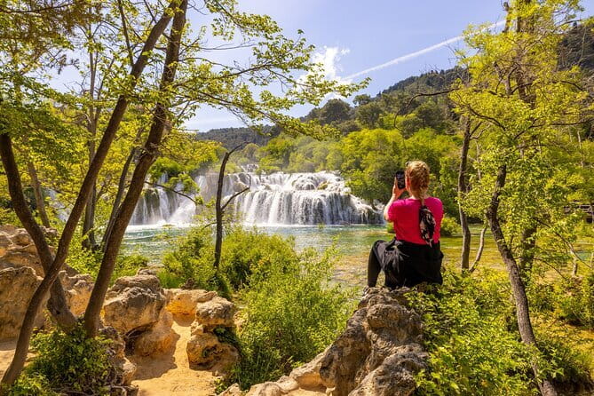 Secrets of Brac and Solta from Trogir and Split-Private tour - Stomorska village and the sea-view restaurant: the meal moment without the crowd chaos