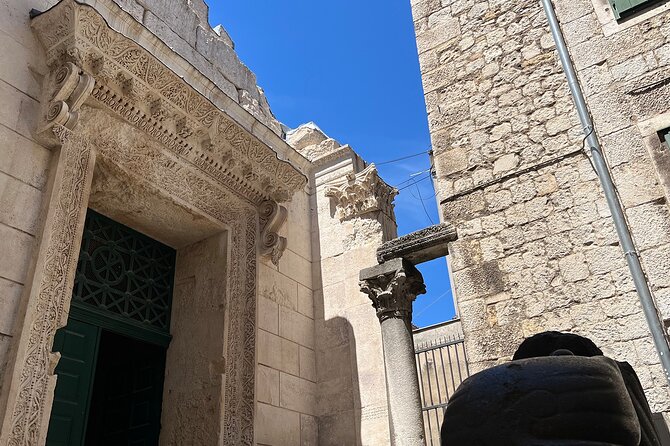 Small Group Walking Tour of Split for First Time Visitors - Narodni Trg: the old town square that still acts like a town square