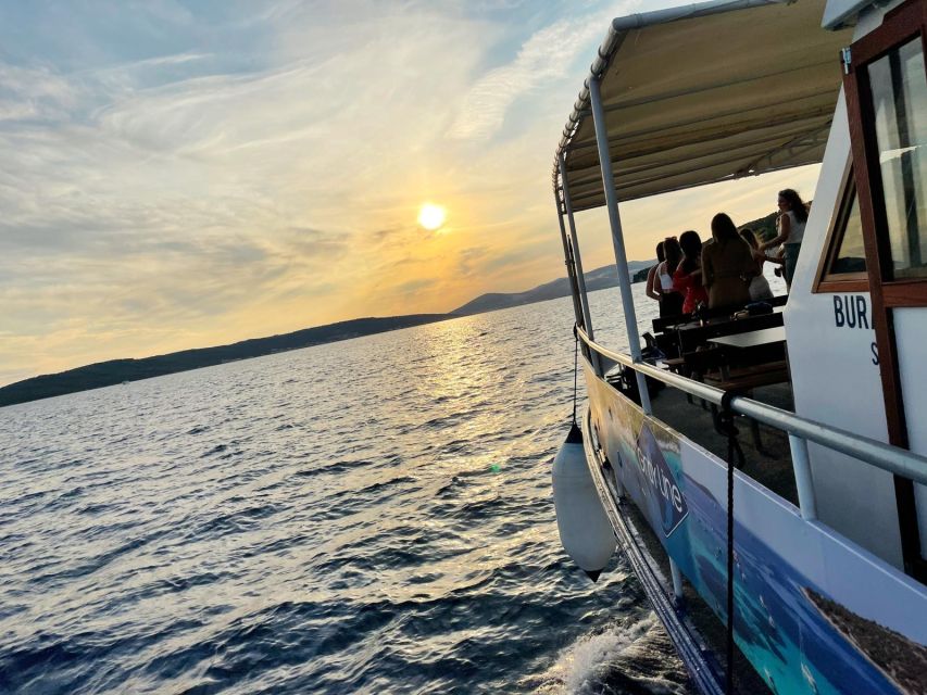 Split: 1.5-Hour Riviera Boat Cruise with a Free Drink - Diocletian’s Palace, plus the best view is the one you didn’t walk to