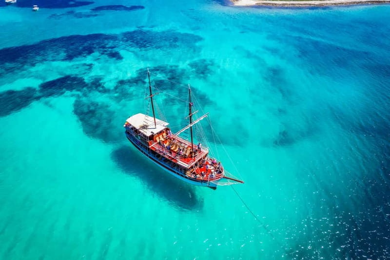 Split: 3 Island & Blue Lagoon Cruise with Lunch & Drinks - Getting Onboard in Split at Obala Lazareta (and Not Missing Junior)