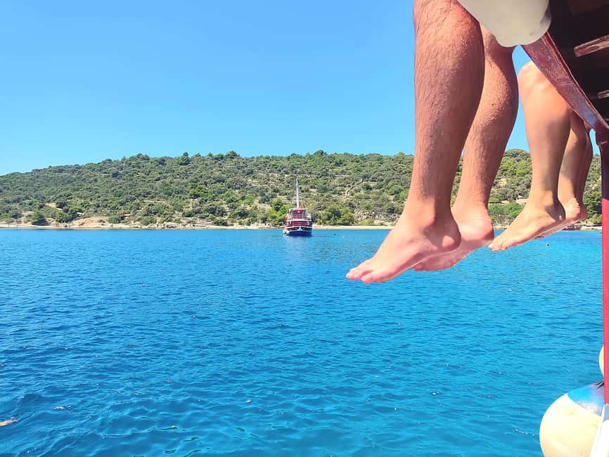 Split: 3 Island & Blue Lagoon Cruise with Lunch & Drinks - Sveta Fumija: Clear Water, Simple Fun, and Another Full Hour