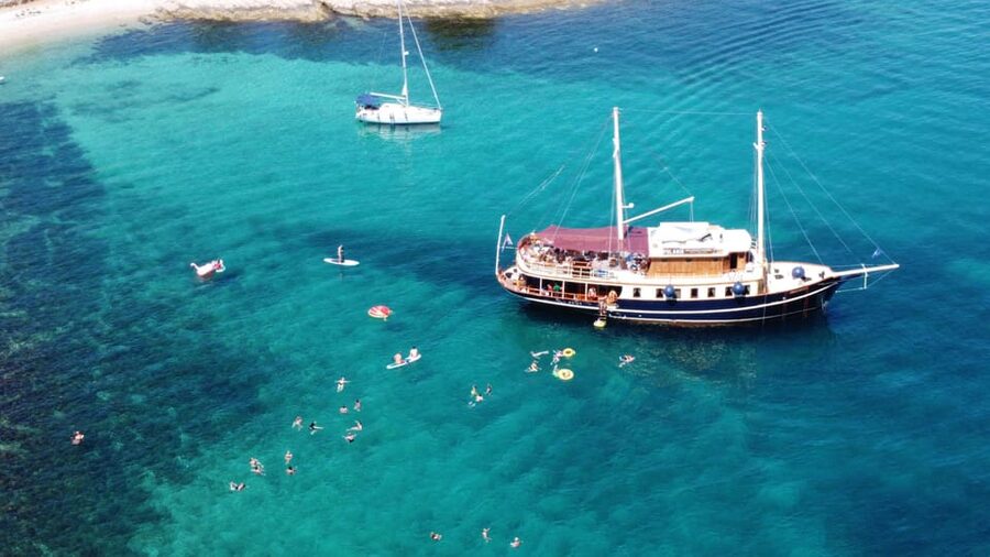 Split: All inclusive Brač & Šolta Island Swimming Cruise - Food, open bar, and what “all-inclusive” really means here