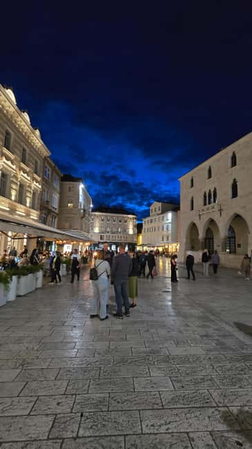 Split and Diocletian's Palace walking tour with a local guid - Split’s Quiet Squares, Streets, and Market Life