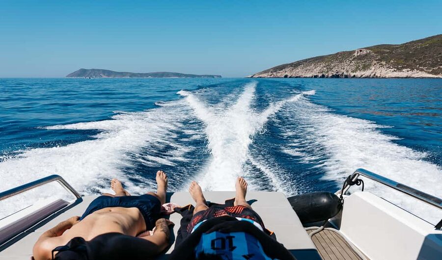 Split: Blue Cave, Hvar, and 5 Islands Boat Tour - Pakleni Islands and the speedboat glide