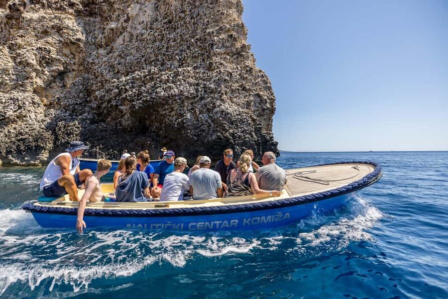 Split: Blue Cave & Hvar Small-Group Speedboat Tour - Where you meet and where you get dropped off