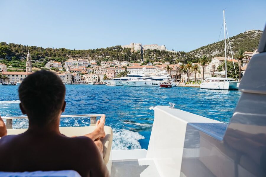 Split: Blue Cave, Vis & Hvar Full-Day Trip by Speedboat - Vis Island stop 1: Komiža’s fishing-village rhythm and coffee breaks