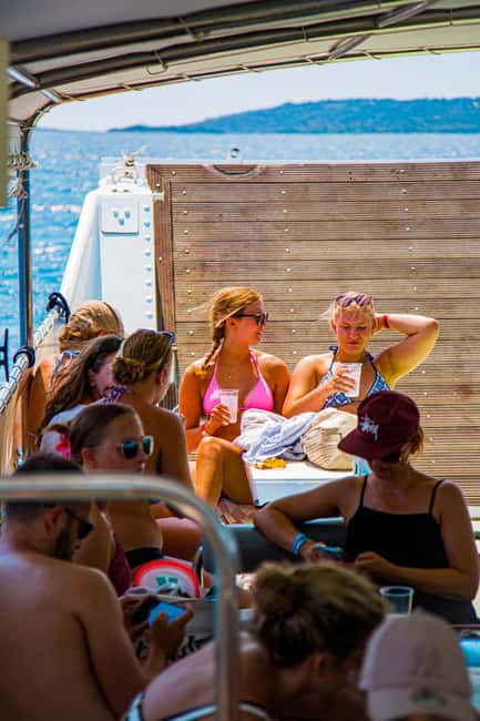 Split: Blue Lagoon, 3-Island Boat Tour & Mediterranean Lunch - Food and Drinks: Mediterranean Lunch at a Fair Price