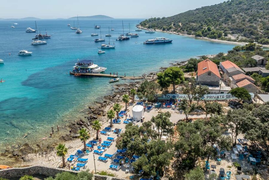 Split: Blue Lagoon 3 Islands All-Inclusive Cruise with Lunch - Getting there smoothly: meeting point and pickup timing