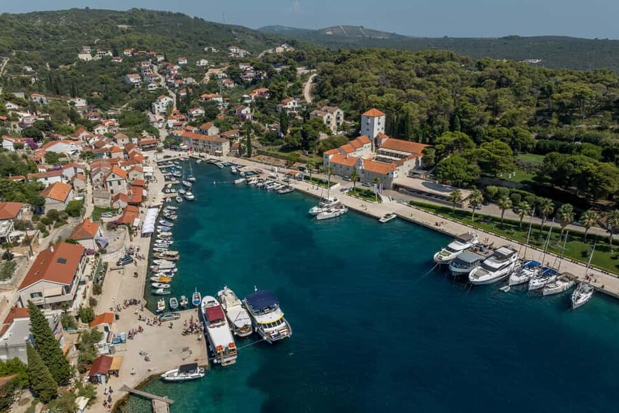 Split: Blue Lagoon & 3 Islands hopping with Lunch & Drinks - How the crew keeps the day running (and why names matter)