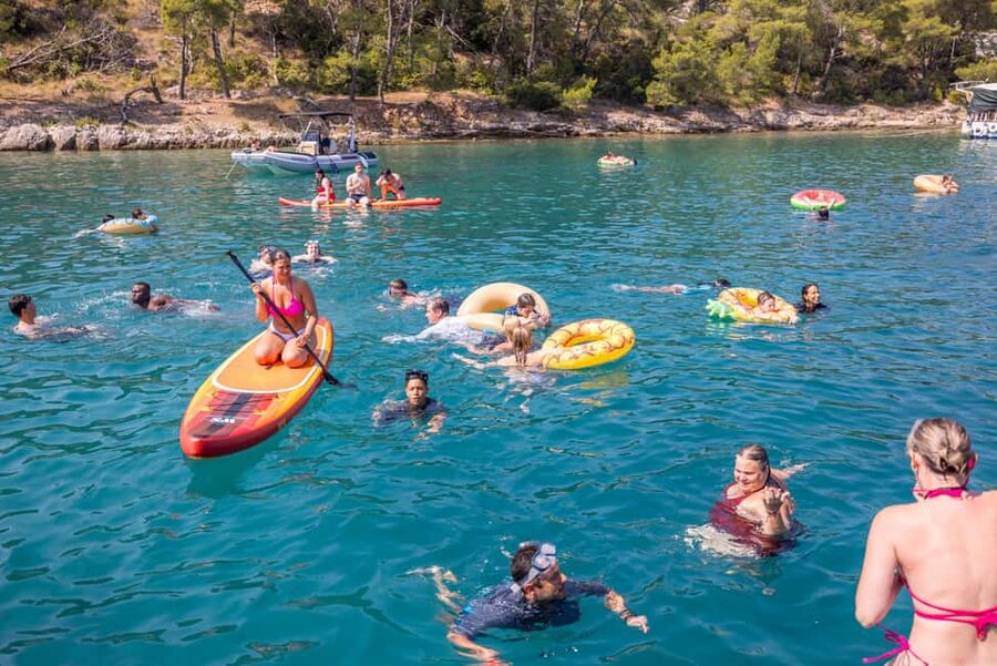 Split: Blue Lagoon & 3 Islands hopping with Lunch & Drinks - Meeting Point at Obala Lazareta 1, then the day gets easy fast