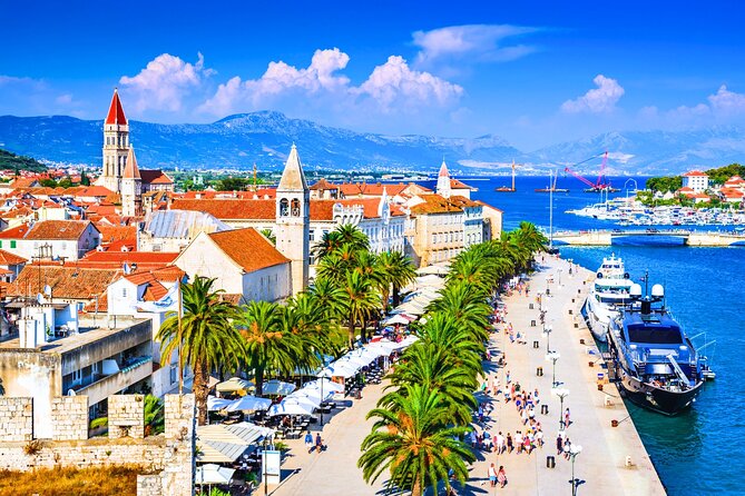 Split: Blue Lagoon & 3 Islands Speedboat Tour - Small group - Third stop by season: Šolta and Maslinica in cooler months, Labadusa Beach in summer