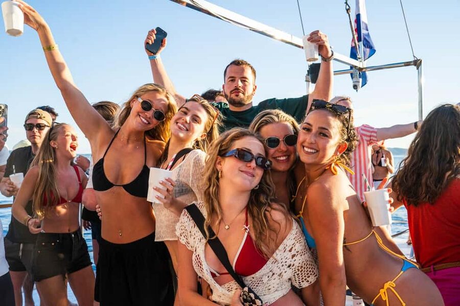 Split: Blue Lagoon Boat Party, Djs, Swim, Shots & AfterParty - Inbox Bar, bracelets at 14:00, and how the day gets rolling