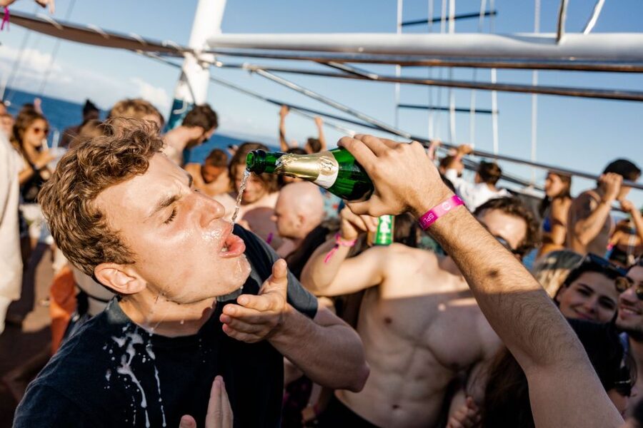Split: Blue Lagoon Boat Party with DJs, Shots & After Party - The full schedule, stop by stop (Jimmy Bar to Blue Lagoon to Drvenik Veli)