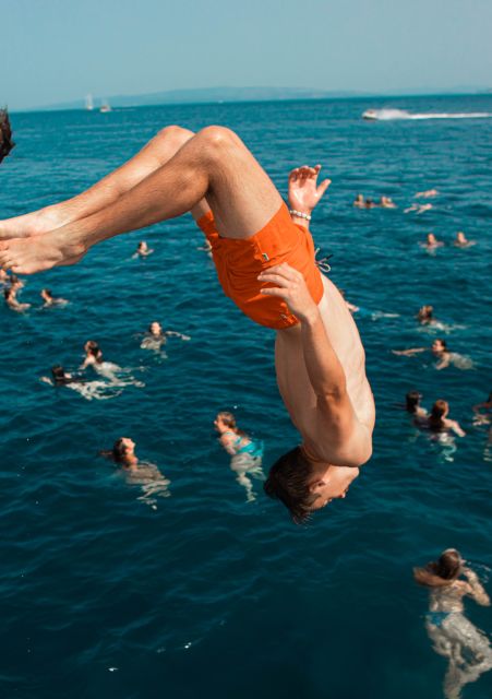 Split: Captain’s Boat Party – Blue Lagoon, DJ & Free Shots - The Blue Lagoon swim stop: what you get and how to use it well