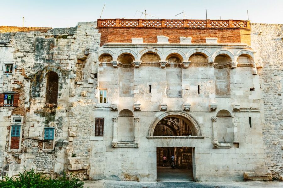 Split Game of Thrones Tour: City of Dragons - Price and value: $41 for a focused 2-hour plan