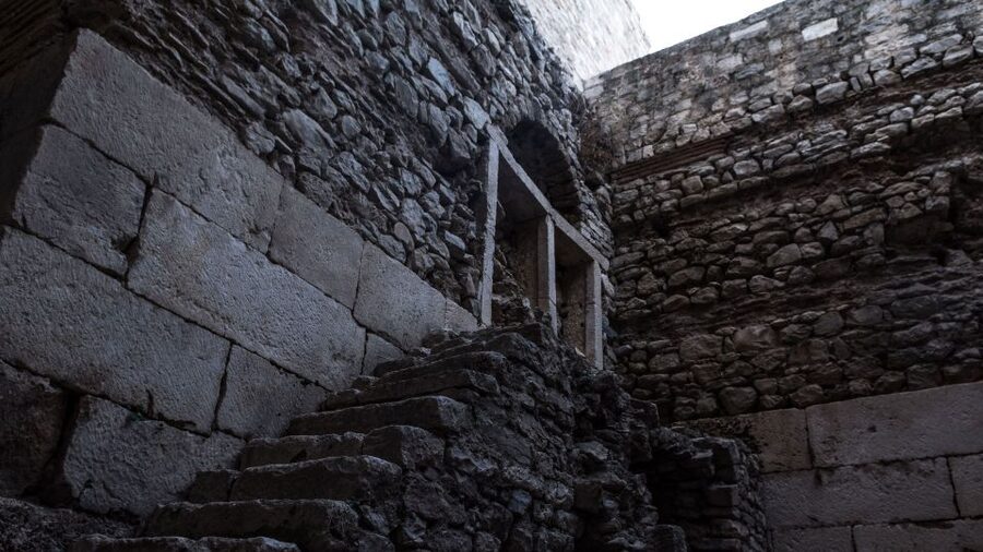 Split: Game of Thrones Tour with Diocletian's Palace Cellar - Split’s Game of Thrones Tour is really about place, not trivia