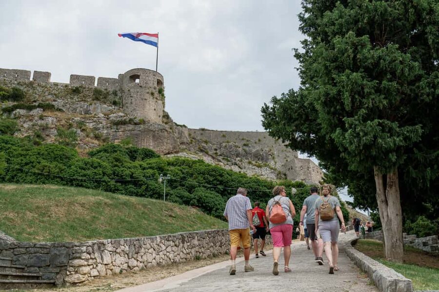 Split: Green Line with Open Bus to Klis & Olive Museum - Diocletian’s Palace Walking Tour: A Faster Way to Understand Split