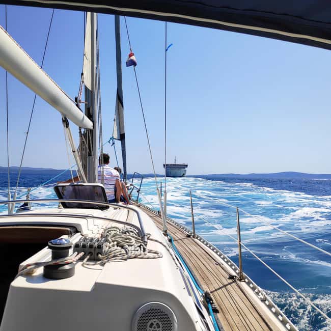 Split: Half Day Sailing Tour with Swim Stop, Snacks and Wine - Meeting the boat by the INA station in Split