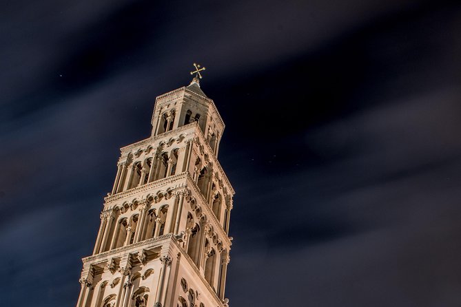 Split highlights – Evening walking tour - Peristyle: where the palace becomes the center of the world
