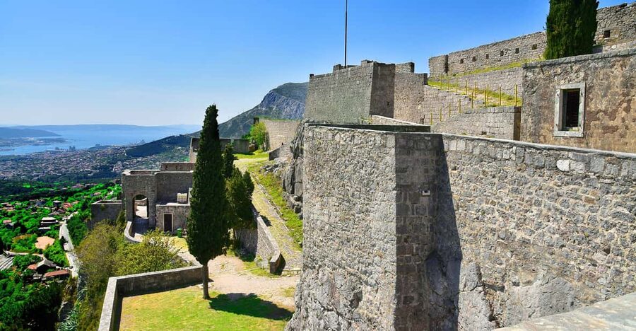 Split: Klis Fortress GOT and Olive Museum Entry Tickets - Klis Fortress: the Key to Dalmatia viewpoint and GOT context