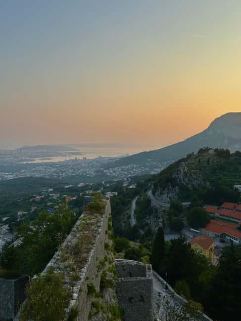 Split: Klis Sunset Sightseeing Bus Tour - The audio guide in 10 languages: using it like a tool, not a lecture