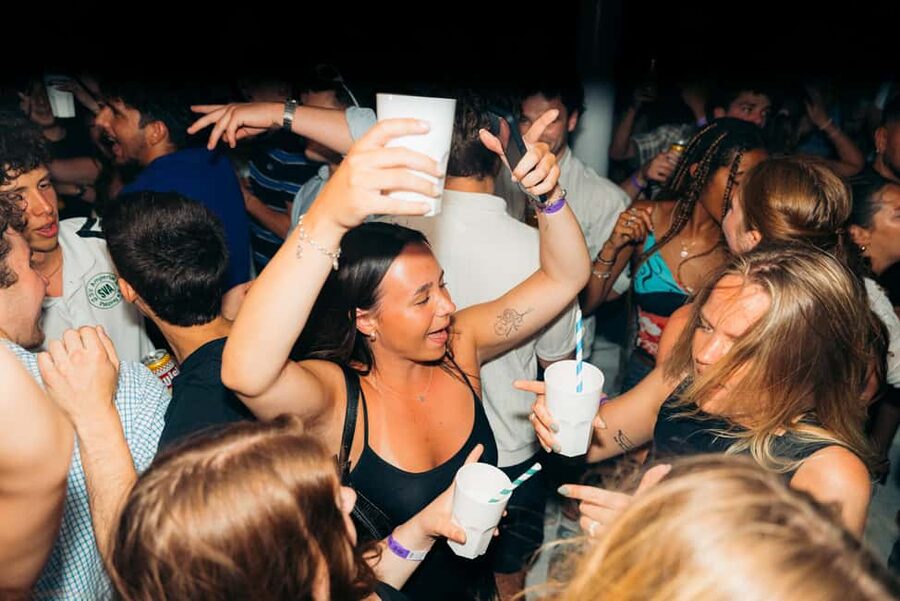 Split: Night Boat Party with Free Shots, Dj and After Party - Key things that make this Split night boat party work