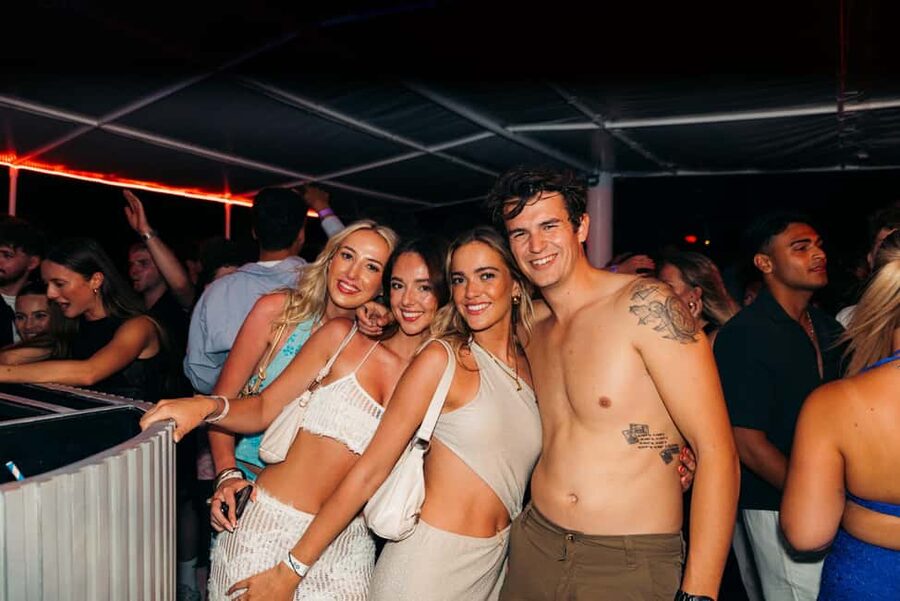 Split: Night Boat Party with Free Shots, Dj and After Party - Who this Split night boat party suits best