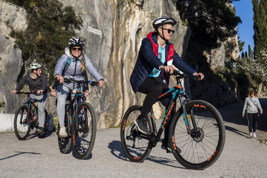 Split: Old Town Guided Bike Tour with Poljud Stadium - Sustipan Park and cliff views over the Adriatic
