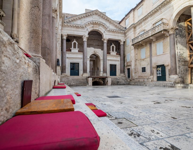 Split: Old Town Highlights Early Bird Walking Tour - Cathedral of St. Duje: when old and new meet