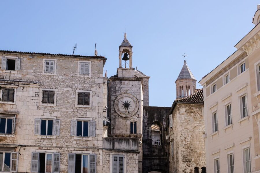 Split: Palace & Old Town Private Walking Tour-Entrance incl. - Saint Domnius Cathedral and the baptistery: one monument, two eras