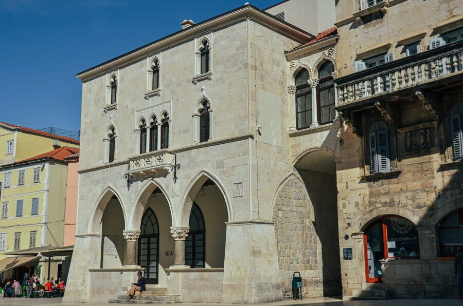 Split: Palace & Old Town Private Walking Tour-Entrance incl. - Peristyle: where Diocletian’s image meets worship