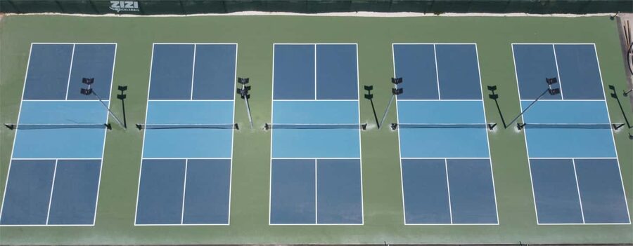 Split: Pickleball Court and Equipment rental - Getting to the venue: the large white gate tip