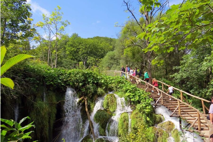 Split: Plitvice Lakes Guided Day Tour with Entry Tickets - Meeting Up and the Coach Ride That Gets You There