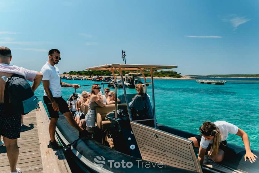 Split/Podstrana: Blue Cave, Hvar & 6 Islands Speedboat Trip - Price and logistics: what $129 really covers