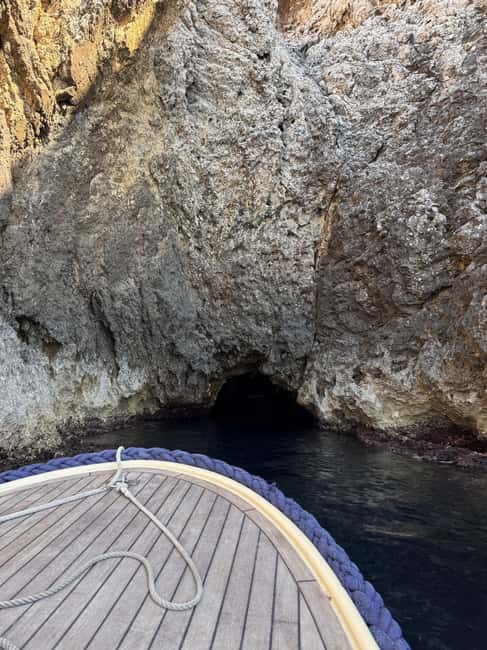 Split/Podstrana: Blue Cave, Hvar & 6 Islands Speedboat Trip - The speedboat reality: wind, seats, and what to wear
