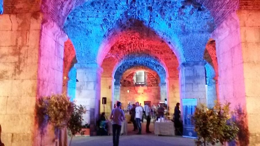 SPLIT:PREMIUM Emperor's Walking Tour for History Lovers - Walking with a licensed resident guide named Josko