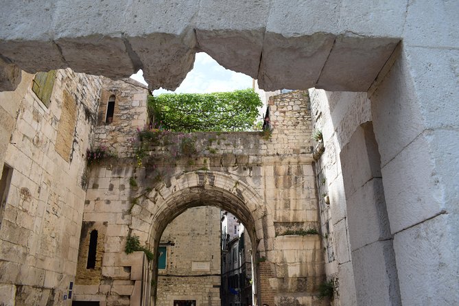 Split Private Game of Thrones Tour - The Peristyle of Diocletian’s Palace stop and why the square gets attention