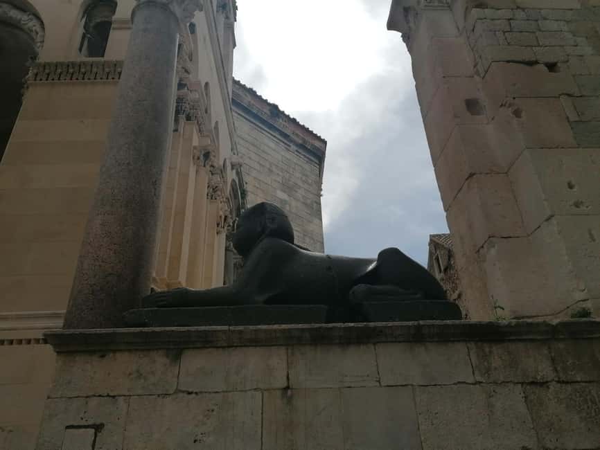 Split; Private Morning Walking Tour in Split - People’s Square and small purchases in the real city