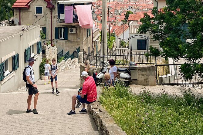Split Private Walking Tour with a Local - Guide Styles You Might Encounter: From Teacher Energy to Quick Orientation