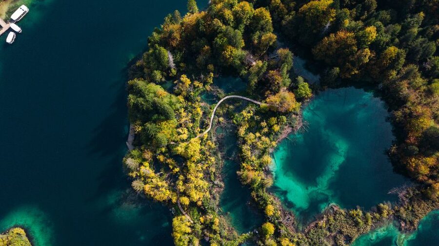 Split: Self-Guided Plitvice Lakes Day Tour with Boat Ride - Entering Plitvice Lakes National Park with tickets handled in cash